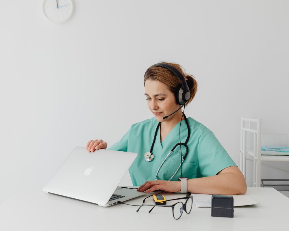 Digital Marketing Course for Medicine Shop Owners: ওষুধের দোকান কীভাবে অনলাইনে বিক্রি বাড়াবে?